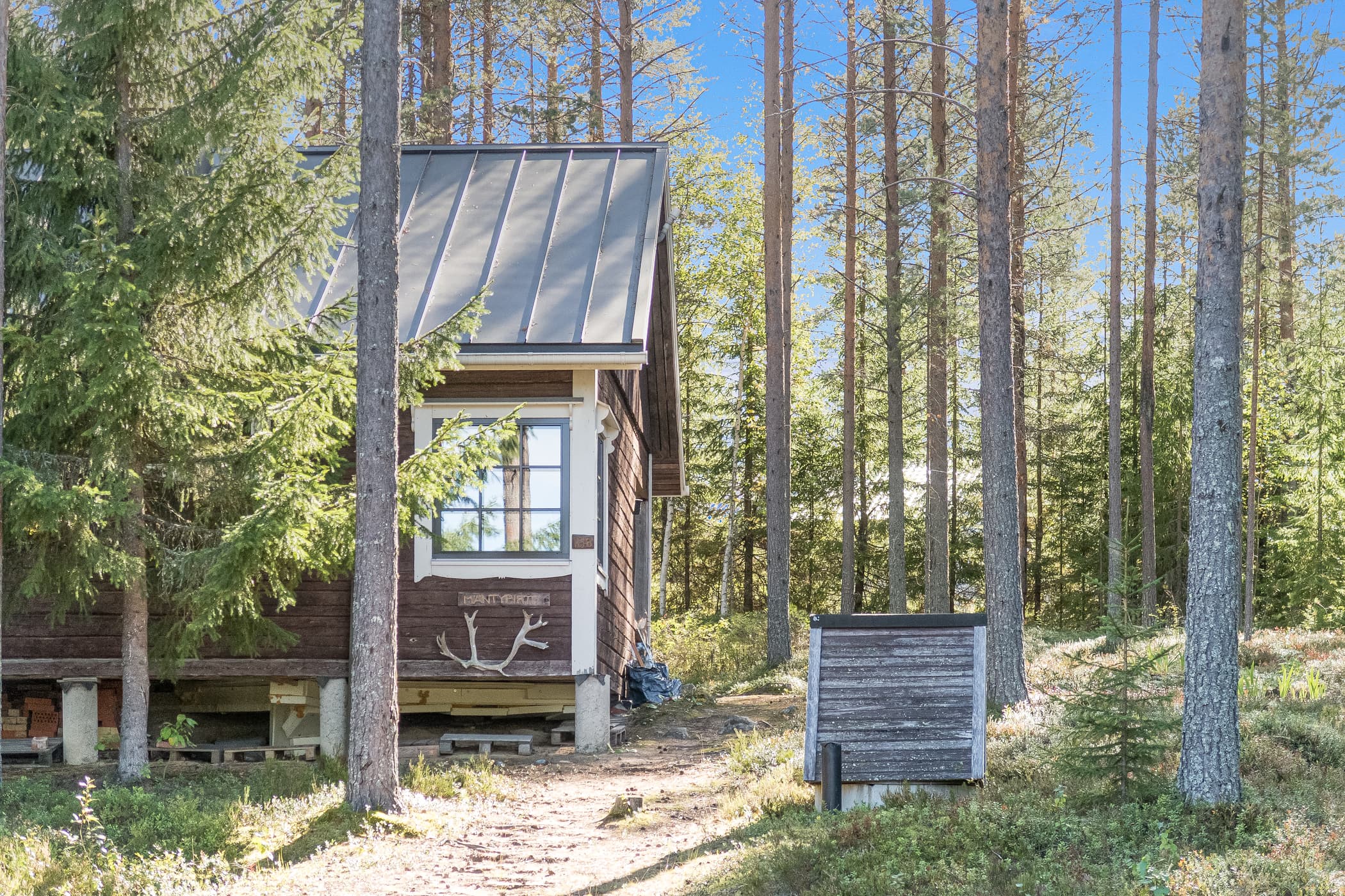 Mäntypirtti eräkämppä