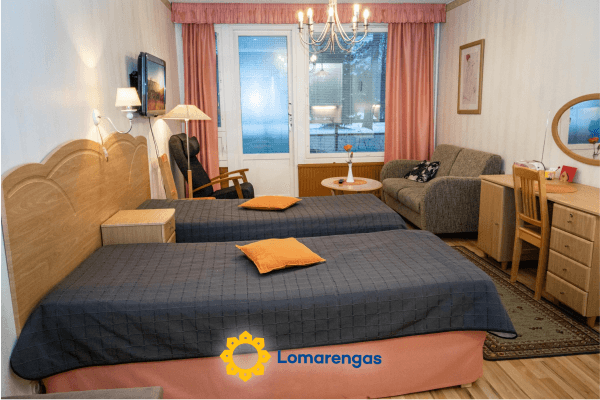 Kylpylä-hotelli, huone 145